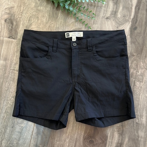 REI Pants - 🆕 MEC women’s shorts - black - size 8 - EUC